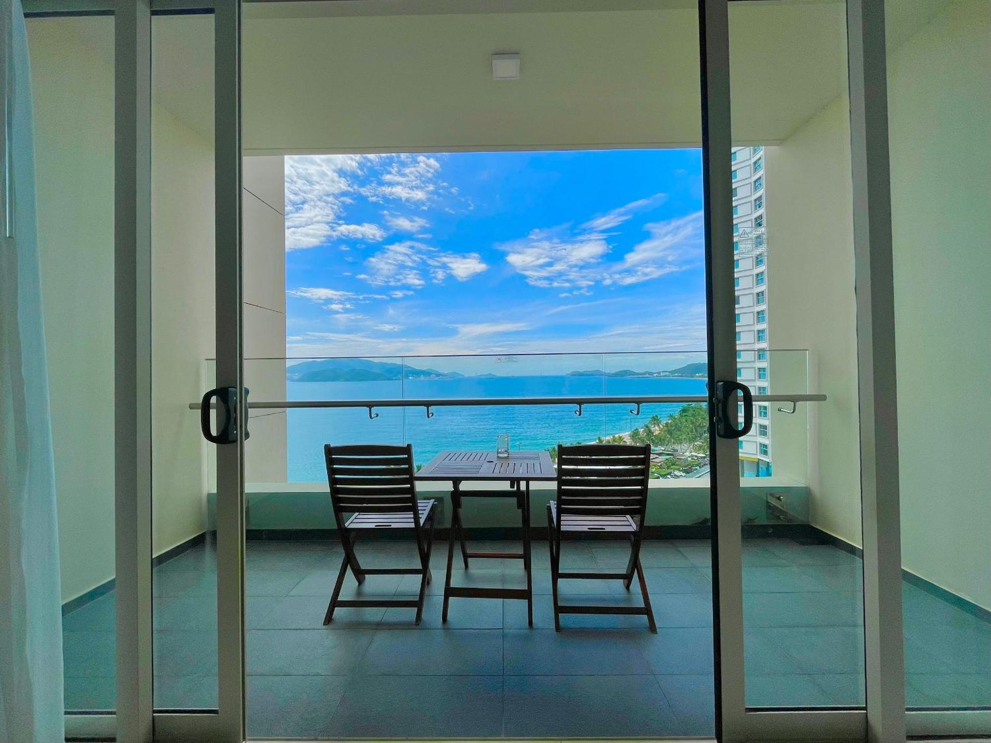 Sea View Luxury - Apartments Нячанг Экстерьер фото
